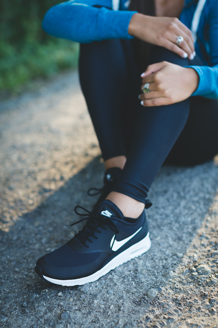 nike vintage hoodie, nike strappy bra, lululemon free to be wild bra, alo yoga glossy leggings, alo yoga high waist leggings, nike air max thea sneaker, weekly workout routine, weekly workouts, weekly exercises, polar a360 watch, cute activewear, cute workout outfit, running routine, girl gains, fitness inspiration, nike fitspo, athleisure, nike athleisure outfit // grace wainwright a southern drawl