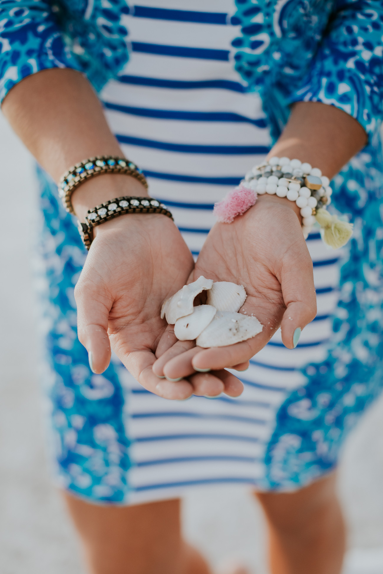 lilly pulitzer knit dress, lilly pulitzer nila dress, beach style, resort365, beach fashion, beachside, tory burch miller flip flops, tory burch miller sandals, tassel bracelets, travel fashion, vacation outfit, vacation style, resort style, buy me lilly pulitzer // grace wainwright a southern drawl