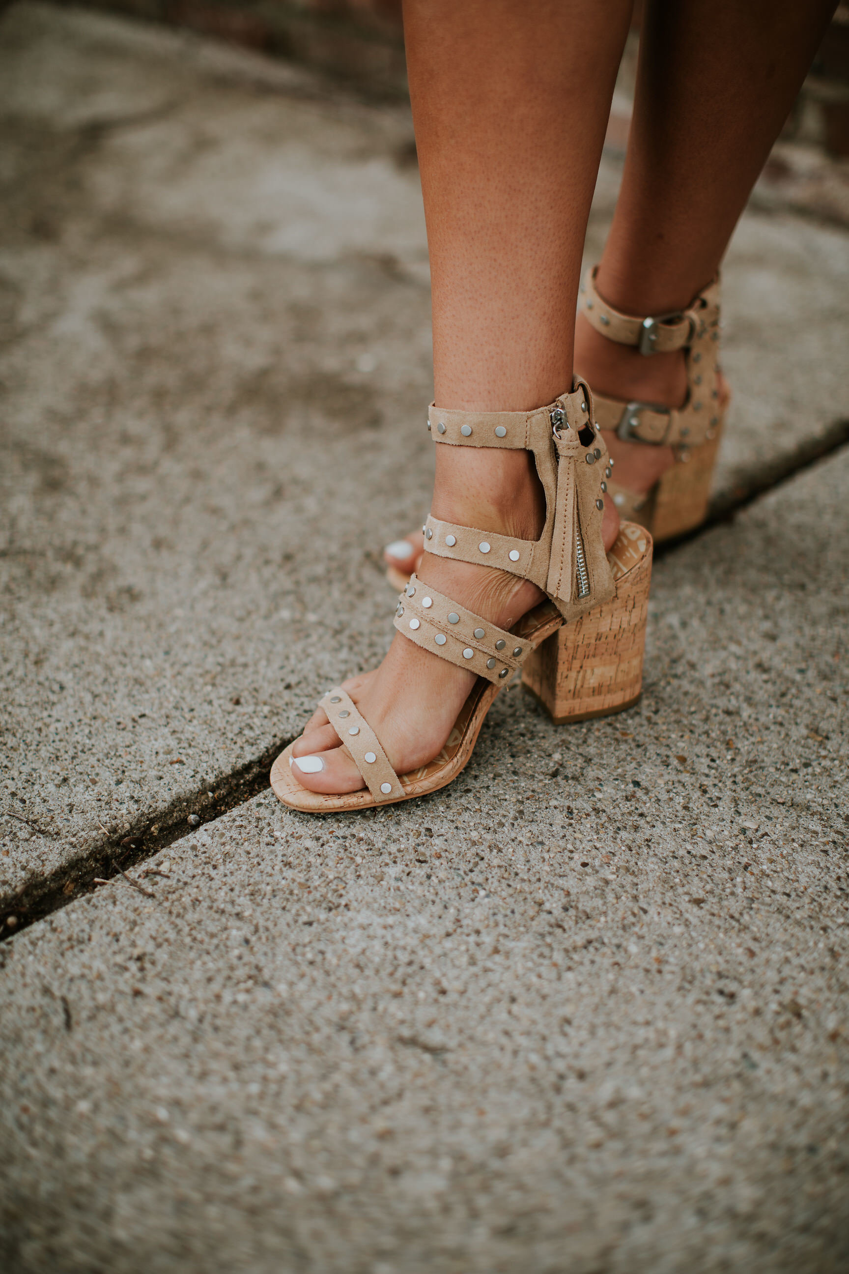 floral wrap dress, floral dress, privacy please floral dress, spring fashion, tory burch chain wallet, dolce vita effie block heeled sandal, dolce vita sandals, gold chain earrings, spring fashion, spring style, vacation style, vacation outfit, wrap mini dress // grace wainwright a southern drawl