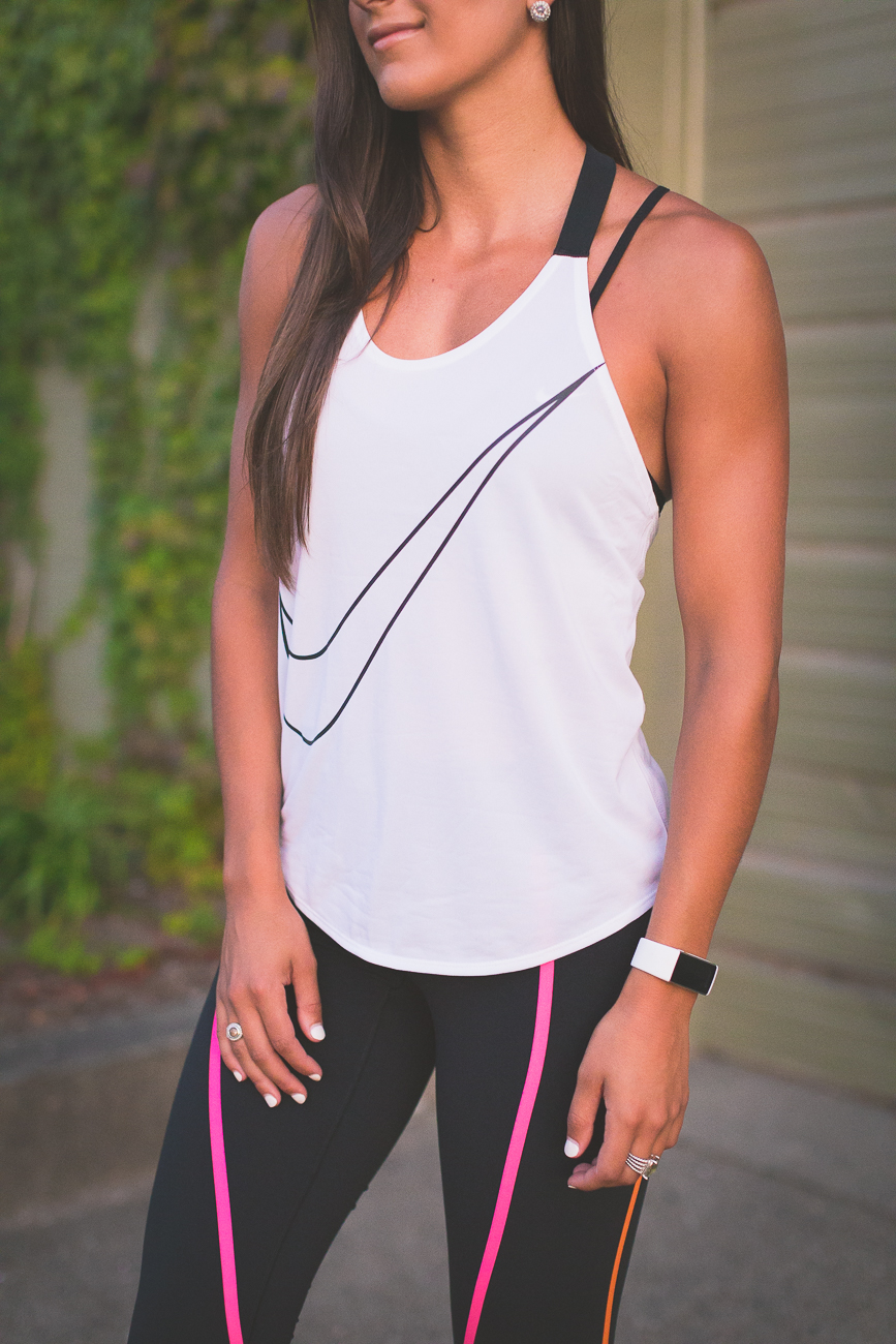 nike female workout clothes
