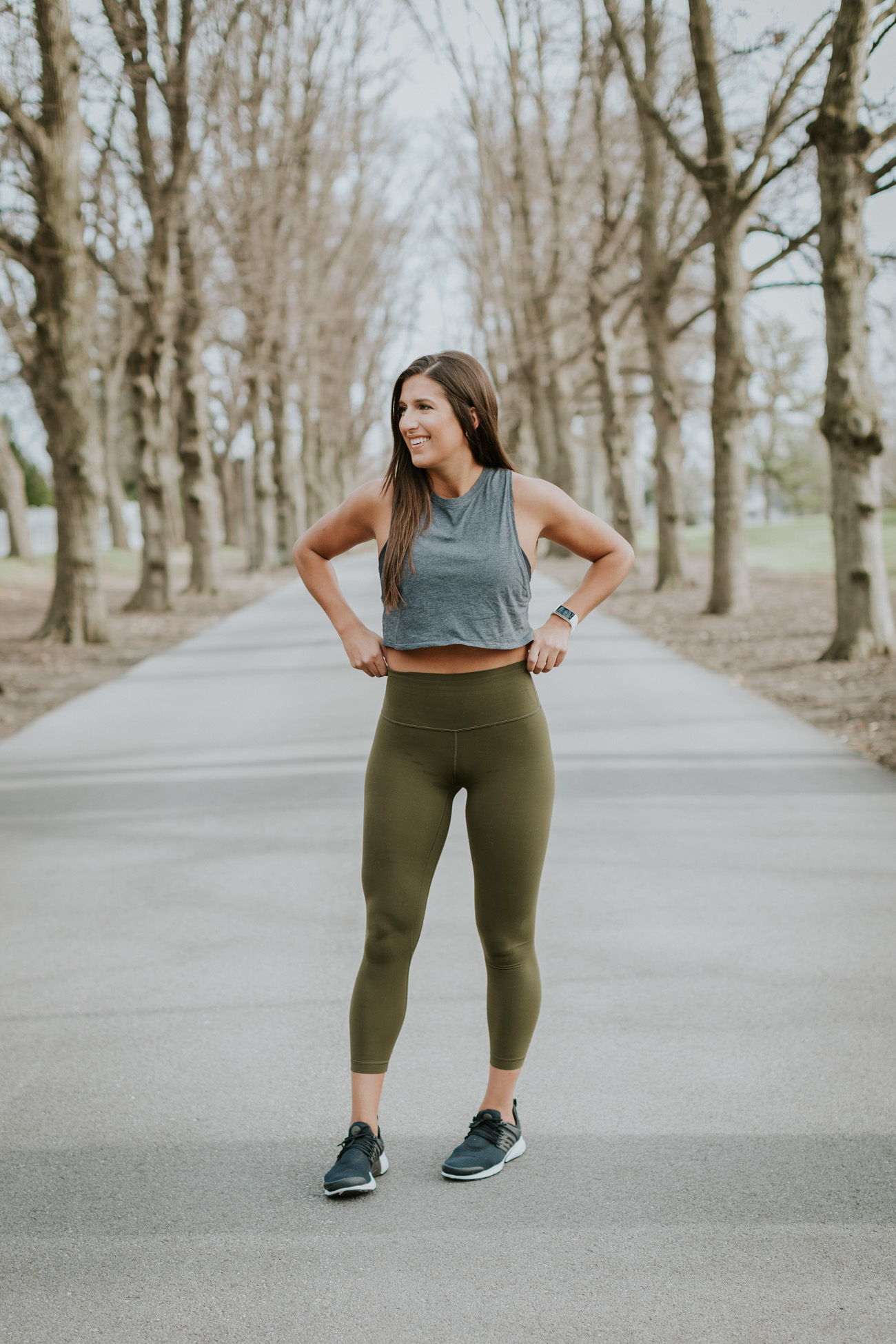 Weekly Workout Routine: Gray Crop Top | A Southern Drawl1300 x 1950