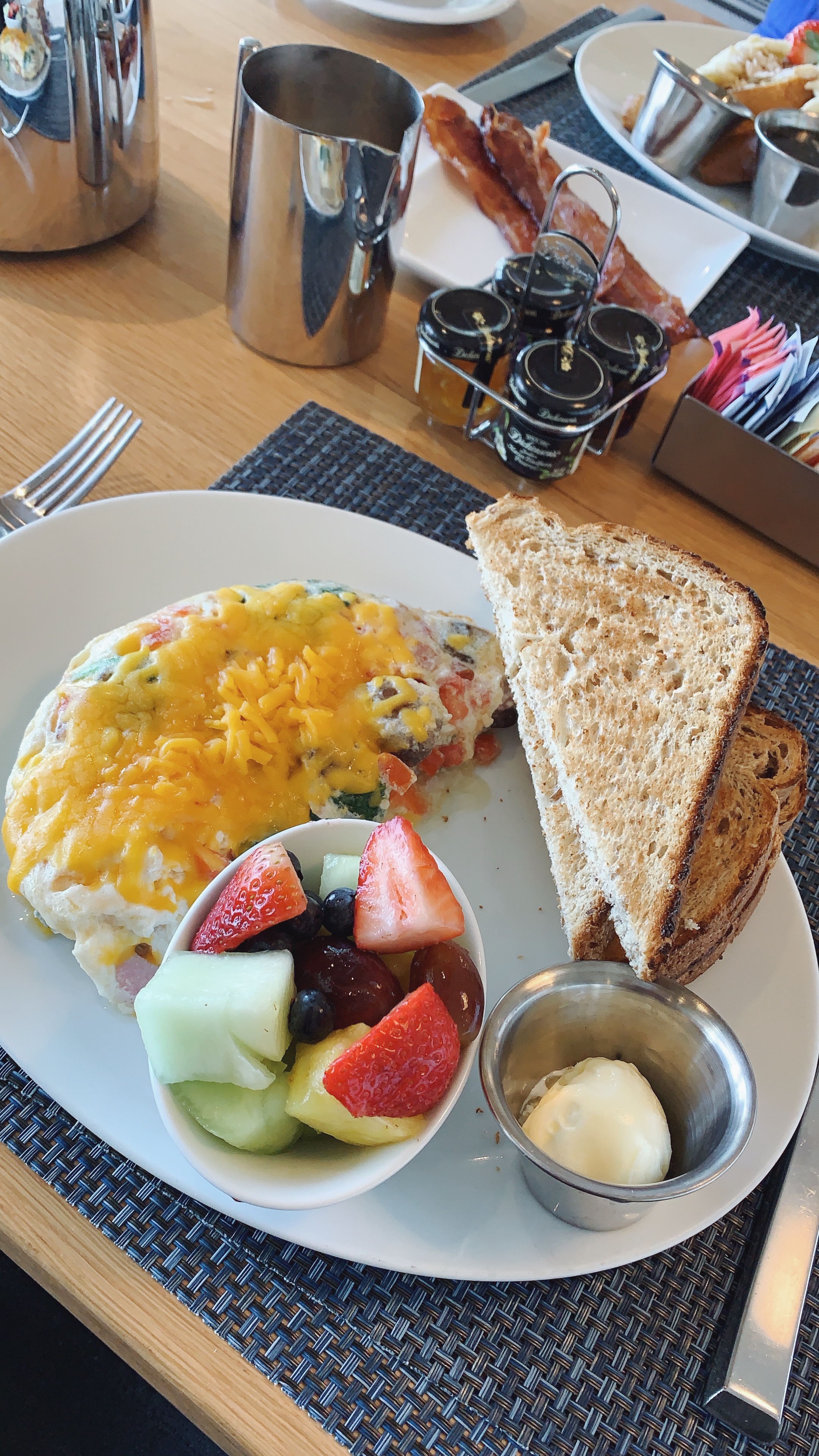 hutchinson shores resort and spa, florida resorts, florida beaches, jensen beach, jensen beach resorts, jensen beach hotels, vacation style, vacation fashion, vacation outfit // grace white a southern drawl travel